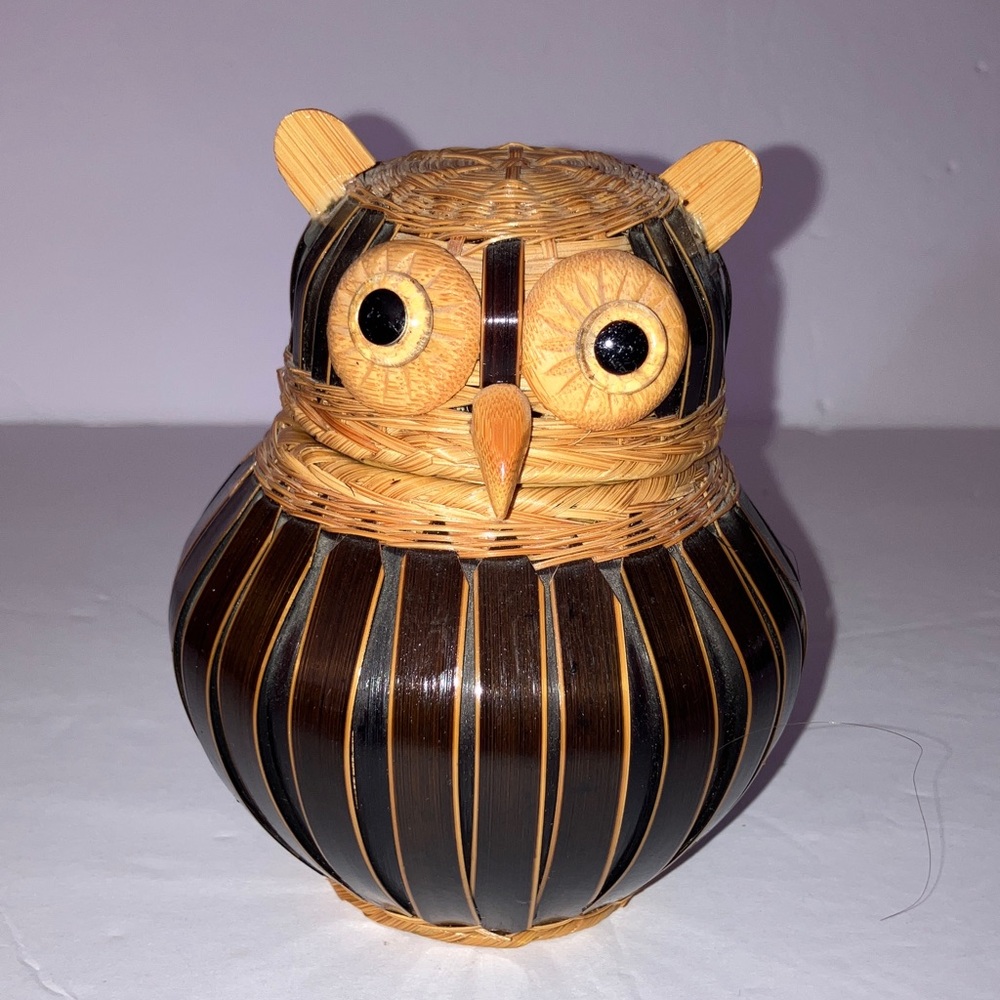 Shanghai Handcrafted Brown Wicker Bamboo Owl Covered Basket‎ 4”